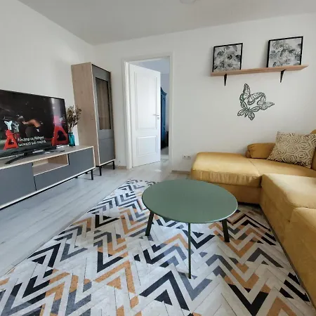 Lovely Apartment Near City Center Cluj-Napoca Exterior photo